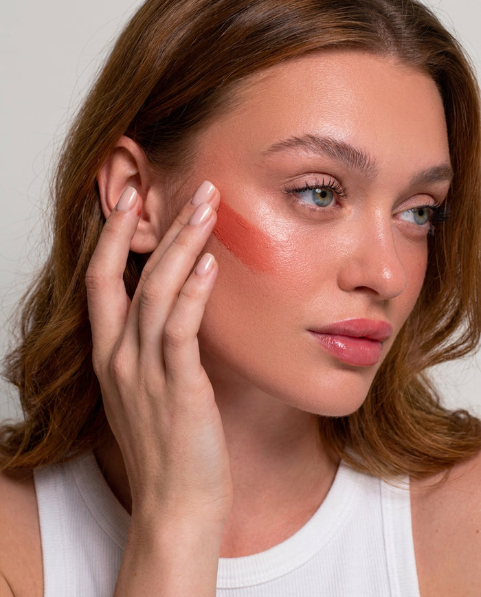 Blend with finger tips, brush, or sponge.